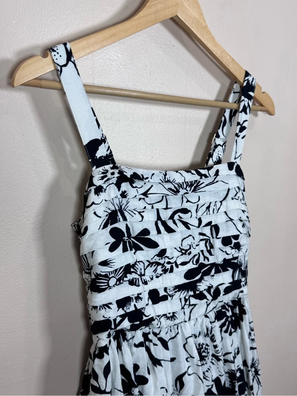 Abercrombie & Fitch Black and White Floral Tiered Maxi Dress S
